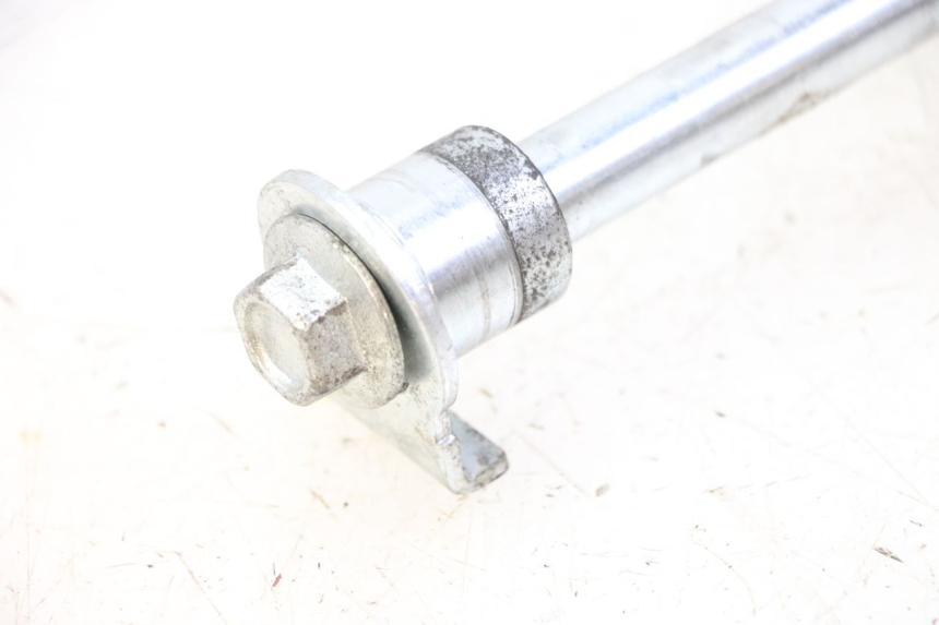 photo de REAR WHEEL AXLE KIDEN KD125-G 125 (2018 - 2022)