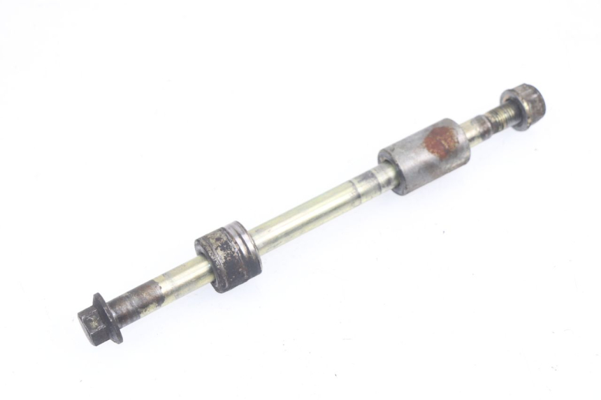 photo de REAR WHEEL AXLE KYMCO PULSAR 125 (2008 - 2015)