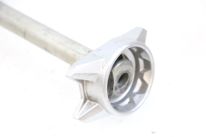 photo de REAR WHEEL AXLE YAMAHA MT-07 MT07 ABS 700 (2018 - 2020) - Fixing points details