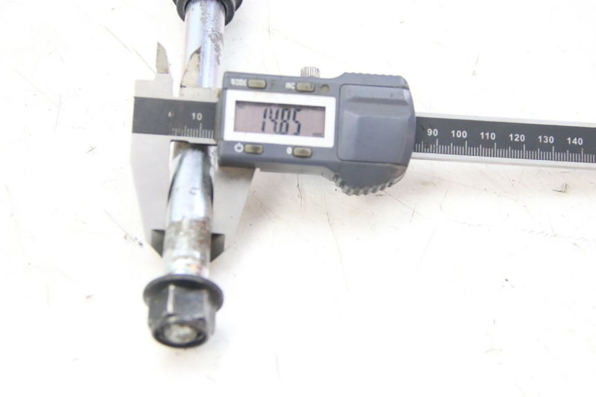 photo de REAR WHEEL AXLE YAMAHA MT ABS 125 (2014 - 2018)