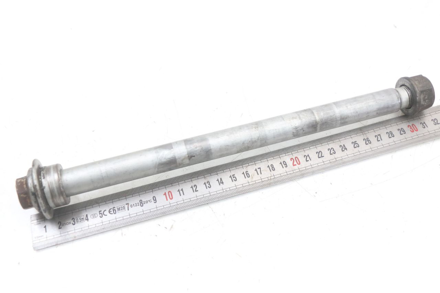 photo de REAR WHEEL AXLE HONDA NTV DEAUVILLE 650 (1998 - 2001)