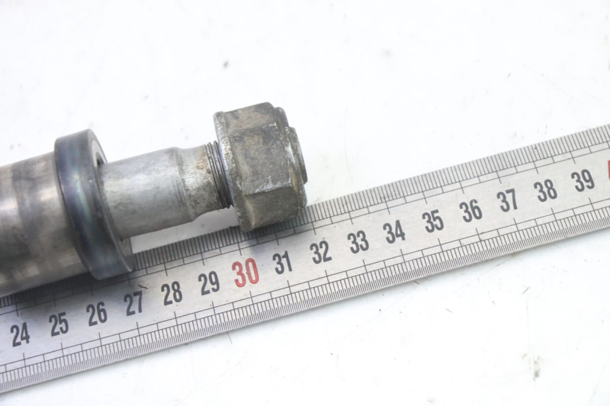 photo de REAR WHEEL AXLE HONDA NTV DEAUVILLE 650 (2001 - 2006)