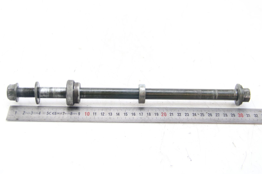 photo de REAR WHEEL AXLE SYM WOLF SB 125 (2011 - 2018)