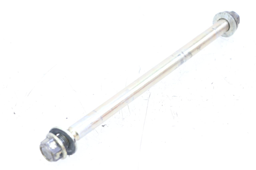 photo de REAR WHEEL AXLE SYM XS 125 (2007 - 2016)