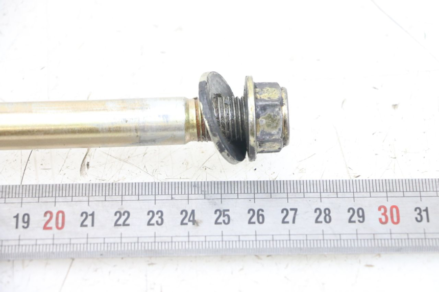 photo de REAR WHEEL AXLE SYM XS 125 (2007 - 2016)