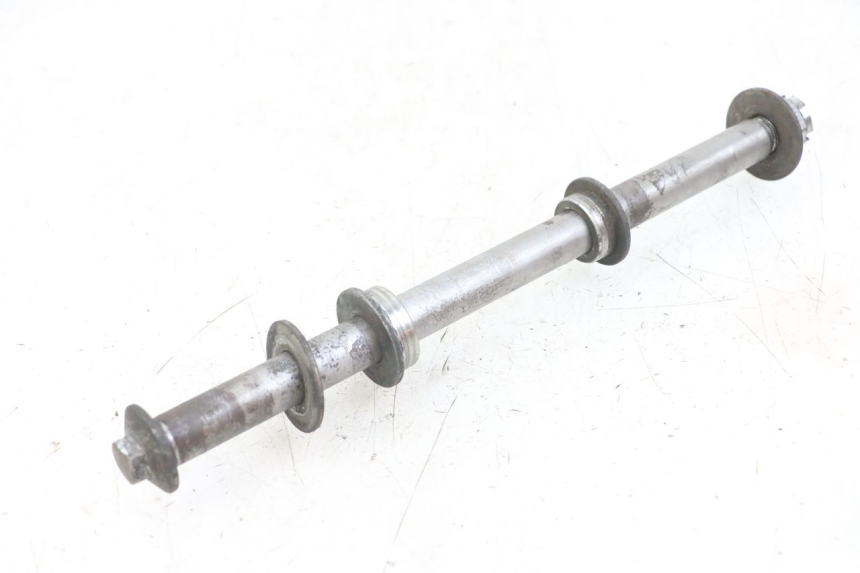 photo de REAR WHEEL AXLE YAMAHA FJ 3CX 1200 (1986 - 1996)