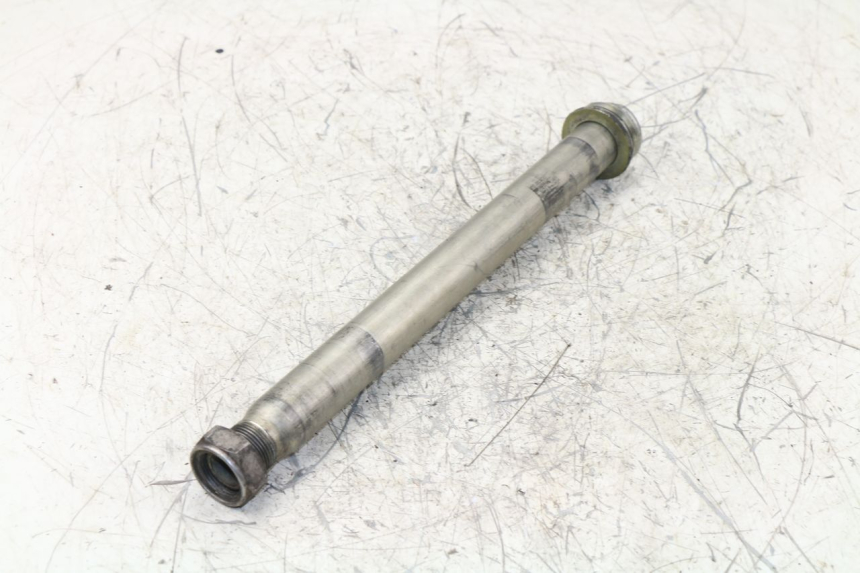 photo de REAR WHEEL AXLE YAMAHA FZ1 FAZER 1000 (2007 - 2009)