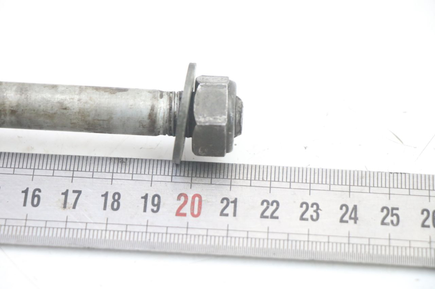 photo de REAR WHEEL AXLE YAMAHA PW 80 (1983 - 2014)