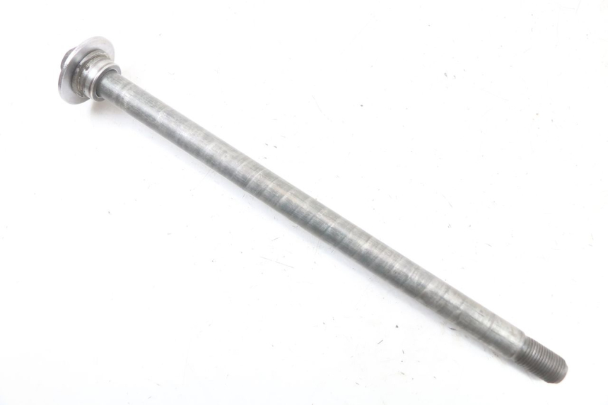 photo de REAR WHEEL AXLE YAMAHA XJS DIVERSION 600 (1997 - 1999)