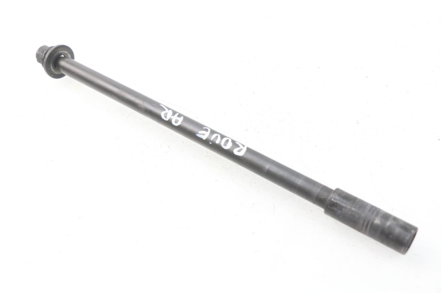 photo de REAR WHEEL AXLE YAMAHA XP T-MAX TMAX ABS 500 (2004 - 2007)