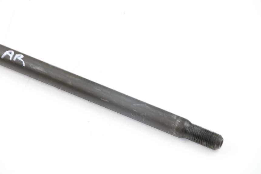 photo de REAR WHEEL AXLE YAMAHA XP T-MAX TMAX ABS 500 (2000 - 2003)