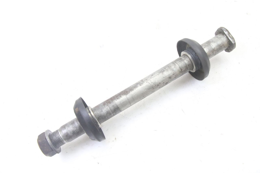 photo de REAR WHEEL AXLE YAMAHA YZ-F YZF 250 (2007 - 2013)