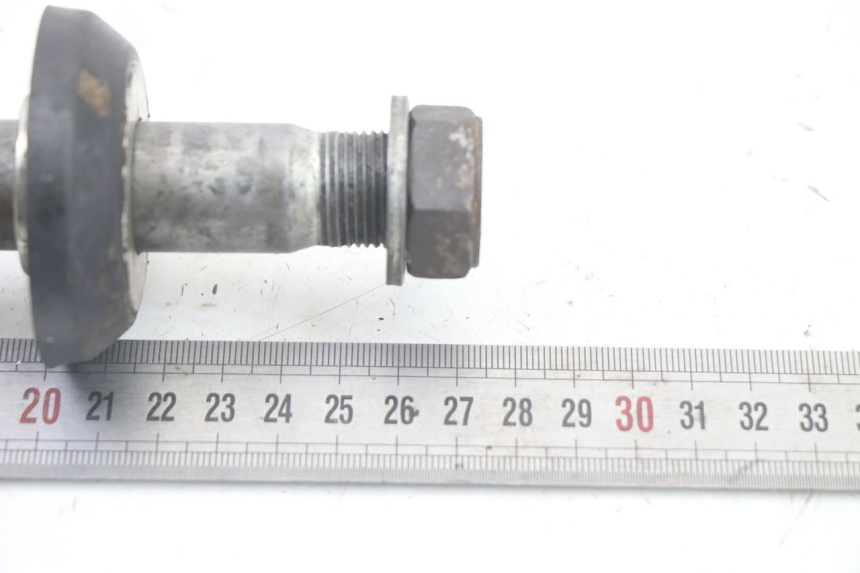 photo de REAR WHEEL AXLE YAMAHA YZ-F YZF 250 (2007 - 2013)