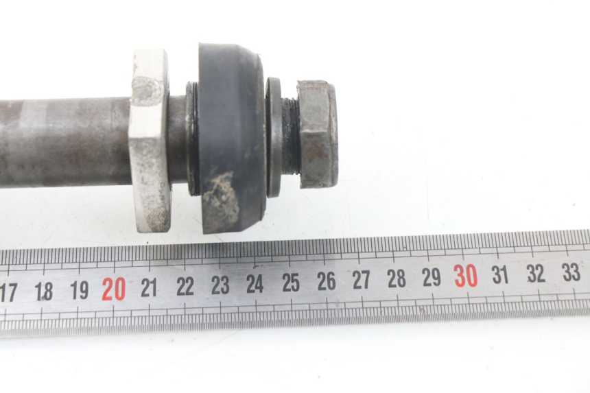 photo de REAR WHEEL AXLE YAMAHA YZ-F YZF 250 (2014 - 2018)