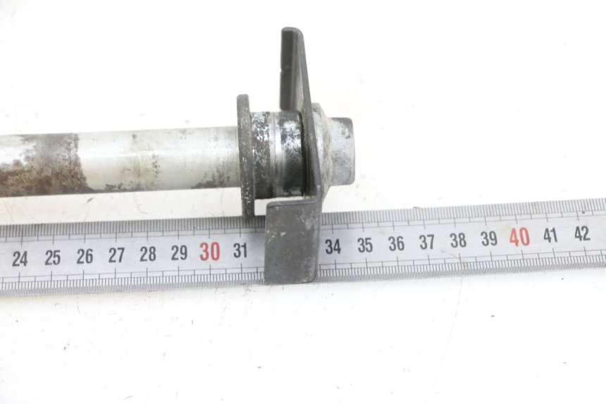 photo de REAR WHEEL AXLE KAWASAKI ZR 7 750 (1999 - 2001) - Zoom on usage condition