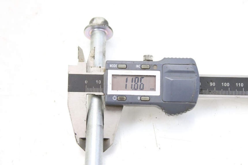 photo de FRONT WHEEL AXLE KYMCO AGILITY NAKED RENOUVO 4T 50 (2018 - 2020)