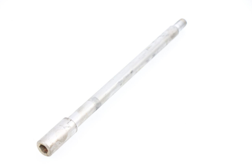 photo de FRONT WHEEL AXLE APRILIA SPORT CITY 2T 50 (2008 - 2012)