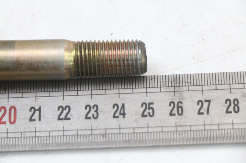 photo de FRONT WHEEL AXLE HYOSUNG GV AQUILA 125 (2000 - 2004)