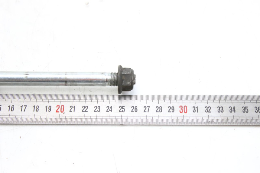 photo de FRONT WHEEL AXLE YAMAHA CYGNUS X INJECTION 125 (2007 - 2013)