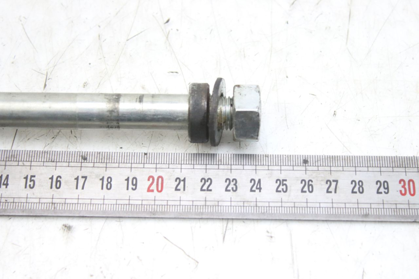 photo de FRONT WHEEL AXLE DERBI GPR 50 (2004 - 2009)