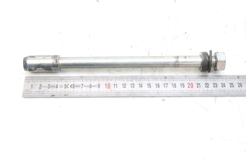 photo de FRONT WHEEL AXLE DERBI GPR 50 (2004 - 2009)