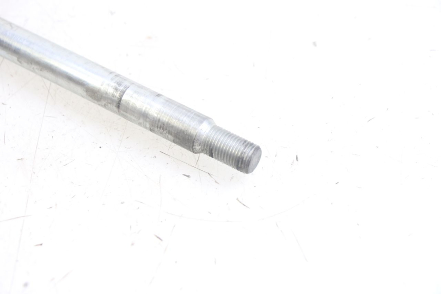photo de FRONT WHEEL AXLE GILERA DNA 50 (2000 - 2007)