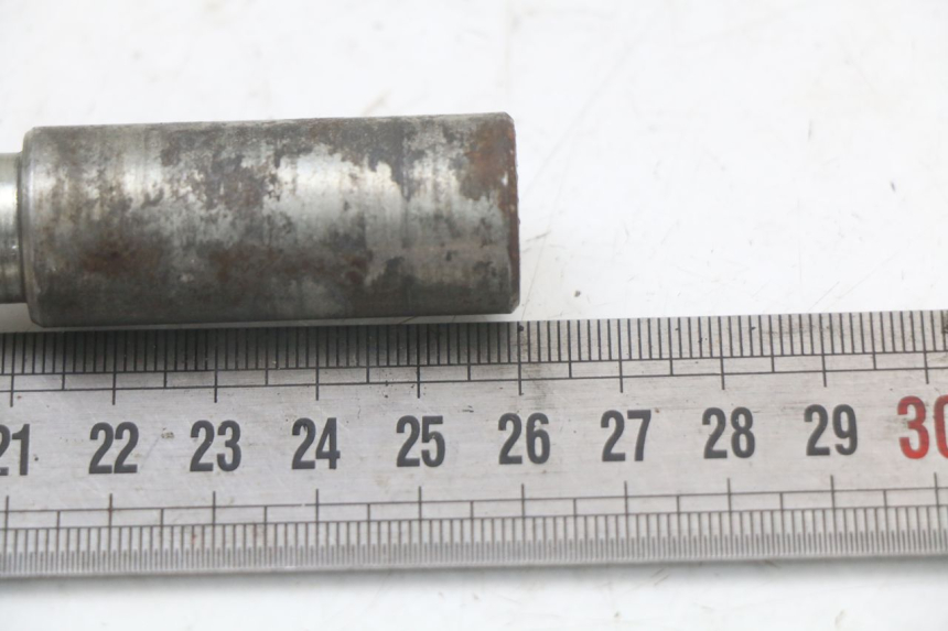 photo de FRONT WHEEL AXLE GILERA DNA 50 (2000 - 2007)