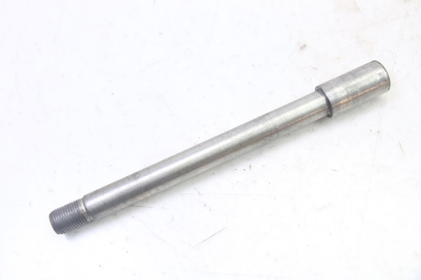photo de FRONT WHEEL AXLE APRILIA ETX 125 (1998 - 2002)