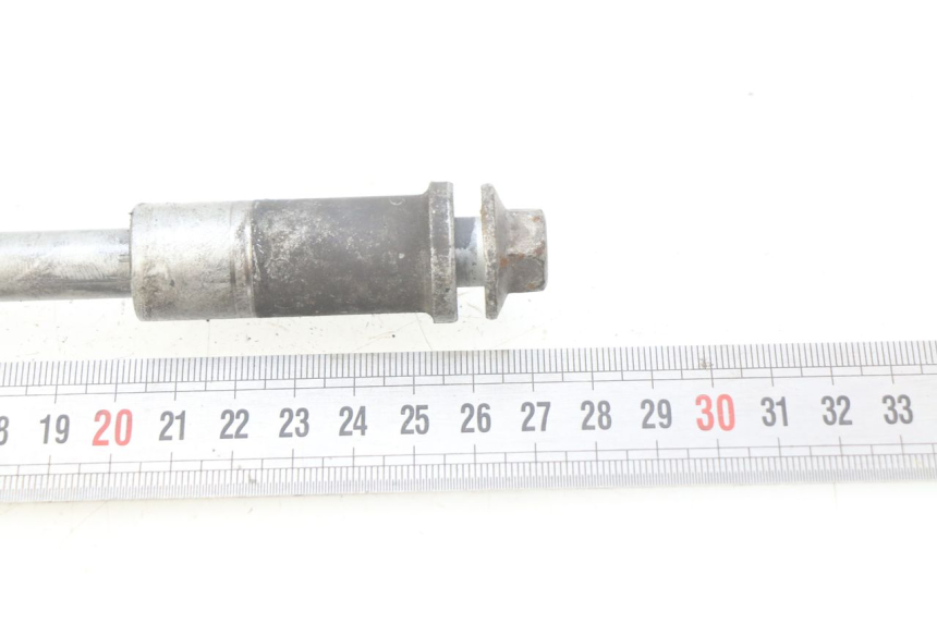 photo de FRONT WHEEL AXLE HONDA FES PANTHEON 2T 125 (1998 - 2002)