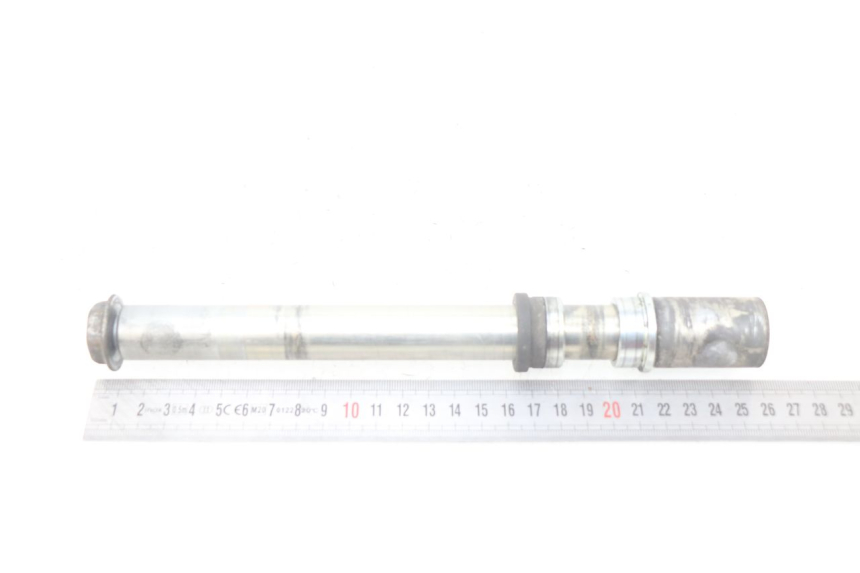 photo de FRONT WHEEL AXLE YAMAHA FJR ABS 1300 (2016 - 2020)
