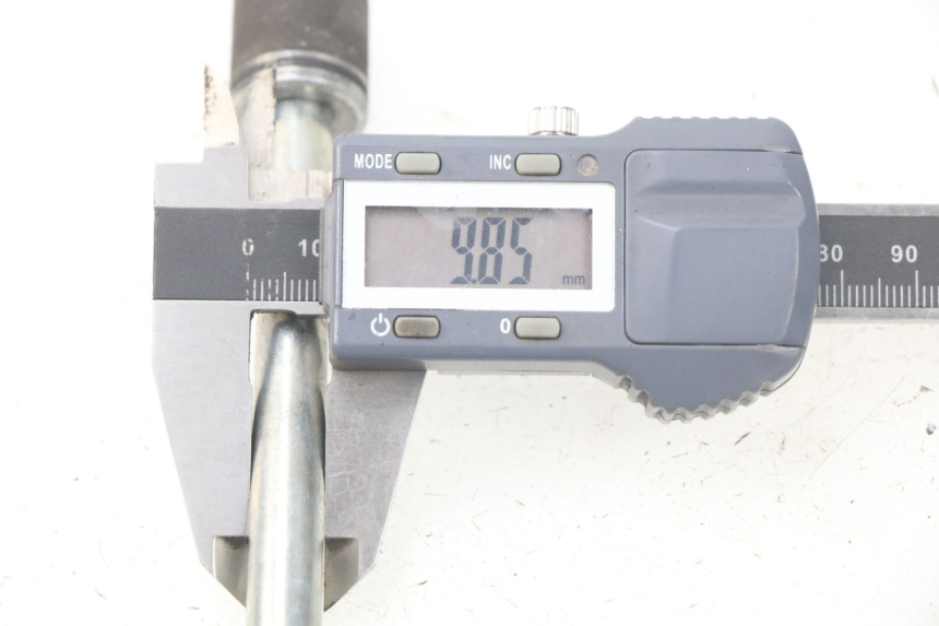 photo de FRONT WHEEL AXLE MBK FLIPPER 115 (2013 - 2017)