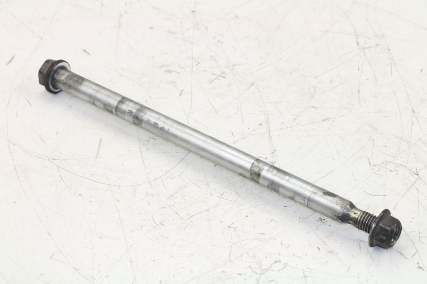 photo de FRONT WHEEL AXLE PIAGGIO FLY 4T 50 (2004 - 2010)