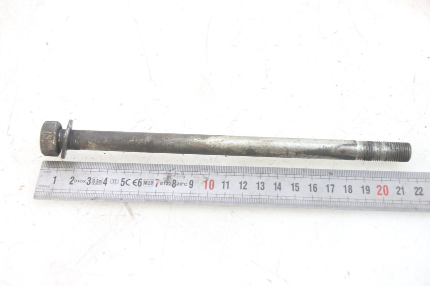photo de FRONT WHEEL AXLE GILERA RK 50 (1996 - 1999)