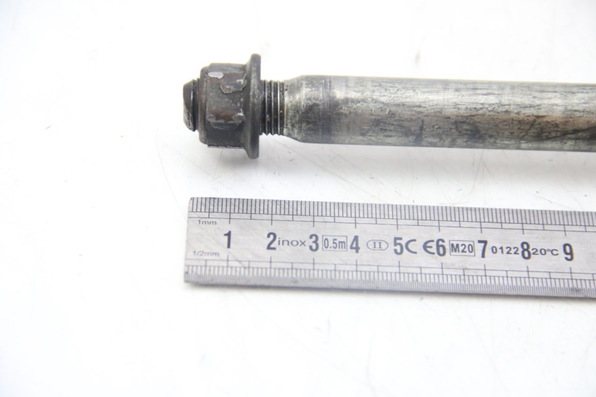 photo de FRONT WHEEL AXLE SUZUKI GSX-F GSX  F 1100 (1988 - 1994)