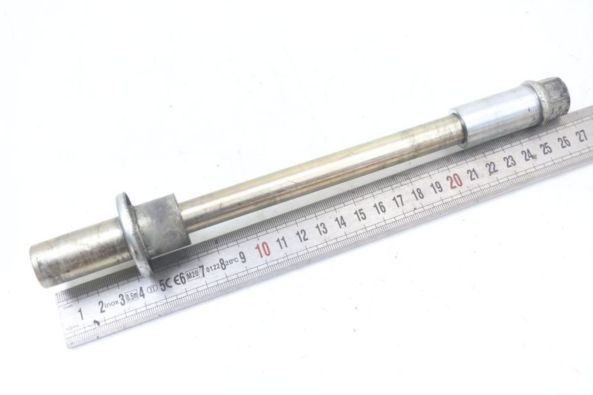 photo de FRONT WHEEL AXLE HYOSUNG GTR 125 (2006 - 2008)