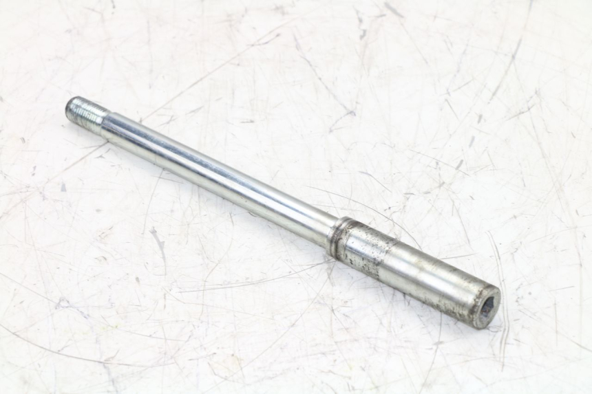 photo de FRONT WHEEL AXLE SYM GTS EFI 125 (2012 - 2016)