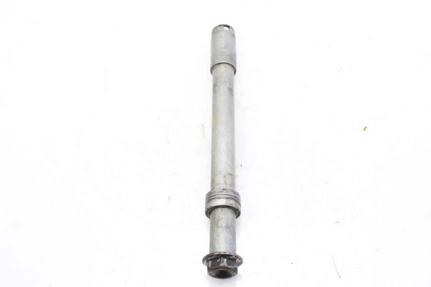 photo de FRONT WHEEL AXLE HONDA CBF 500 (2004 - 2007)