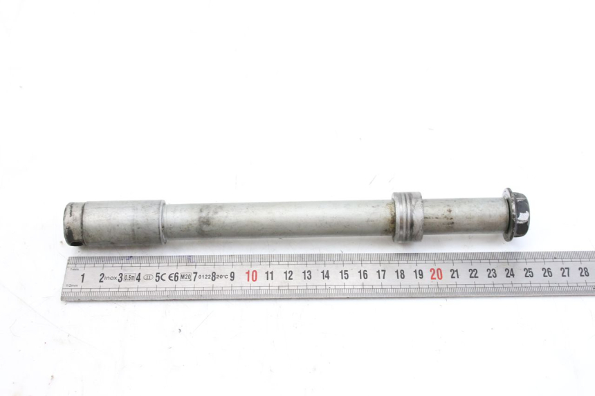 photo de FRONT WHEEL AXLE HONDA CBF 500 (2004 - 2007)