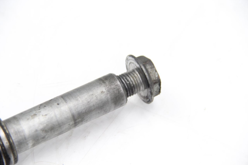 photo de FRONT WHEEL AXLE HONDA CBR F SC21 1000 (1986 - 1992)