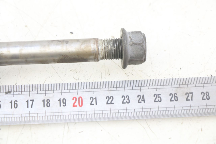 photo de FRONT WHEEL AXLE HONDA CM 125 (1983 - 2003)