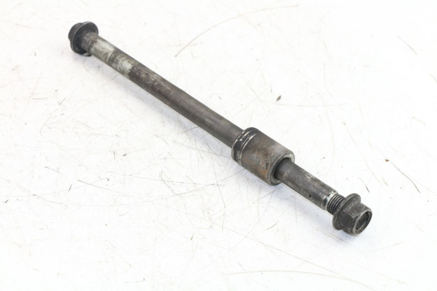 photo de FRONT WHEEL AXLE HONDA CM 125 (1983 - 2003)
