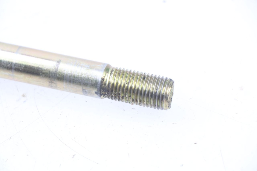 photo de FRONT WHEEL AXLE HYOSUNG AQUILA GV 125 (2009 - 2016)