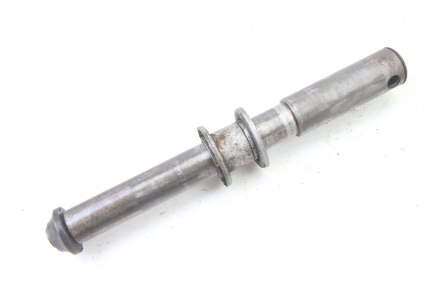 photo de FRONT WHEEL AXLE BMW K 75 RT 750 (1989 - 1997)