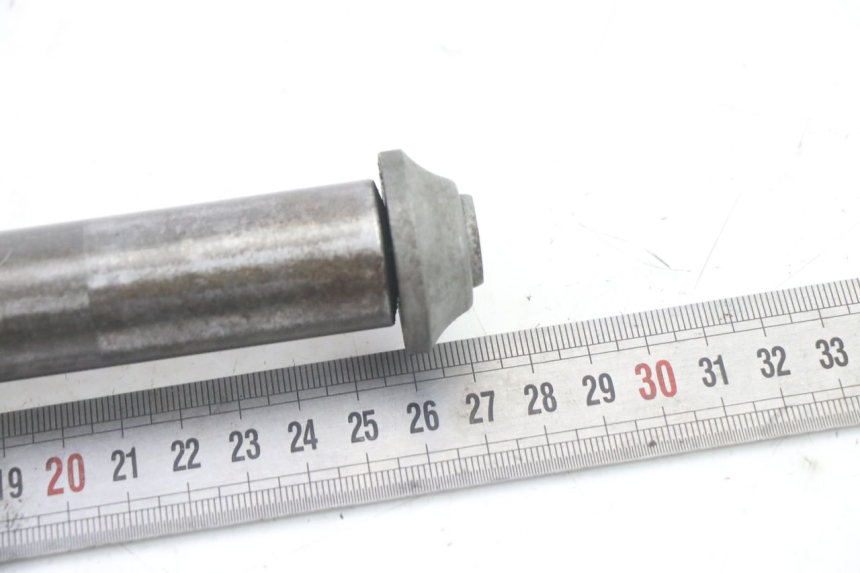 photo de FRONT WHEEL AXLE BMW K 75 RT 750 (1989 - 1997)