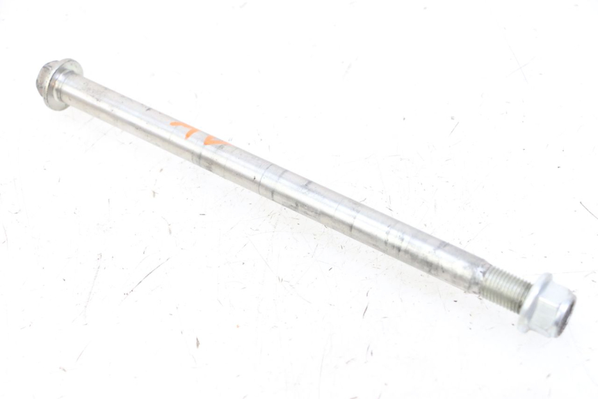 photo de FRONT WHEEL AXLE KEEWAY K-LIGHT KLIGHT 125 (2018 - 2025)
