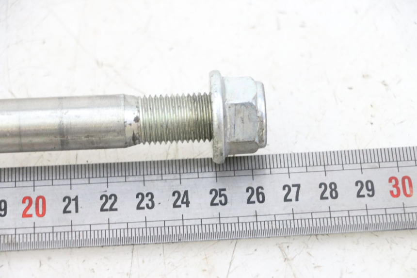 photo de FRONT WHEEL AXLE KEEWAY K-LIGHT KLIGHT 125 (2018 - 2025)