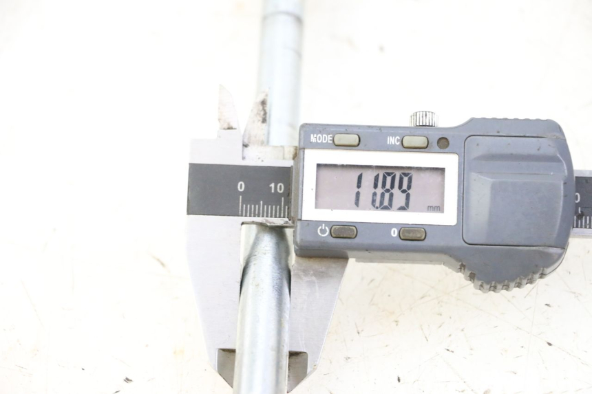 photo de FRONT WHEEL AXLE KIDEN KD125-G 125 (2018 - 2022)