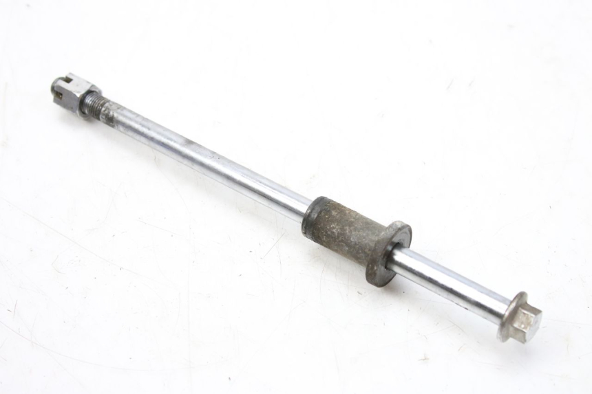 photo de FRONT WHEEL AXLE KEEWAY OUTLOOK 125 (2007 - 2013)