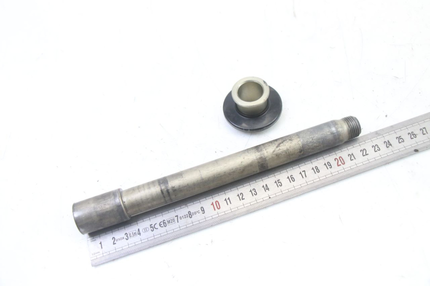 photo de FRONT WHEEL AXLE KAWASAKI KX F KXF 450 (2009 - 2011)