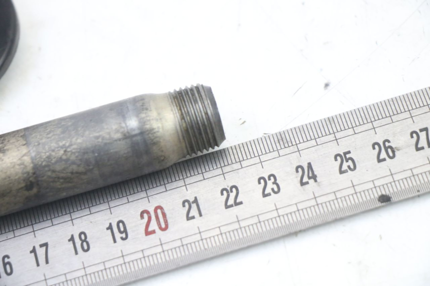 photo de FRONT WHEEL AXLE KAWASAKI KX F KXF 450 (2009 - 2011)